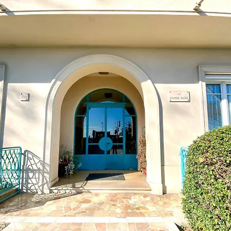 La Grande Bleue شقة مينتون