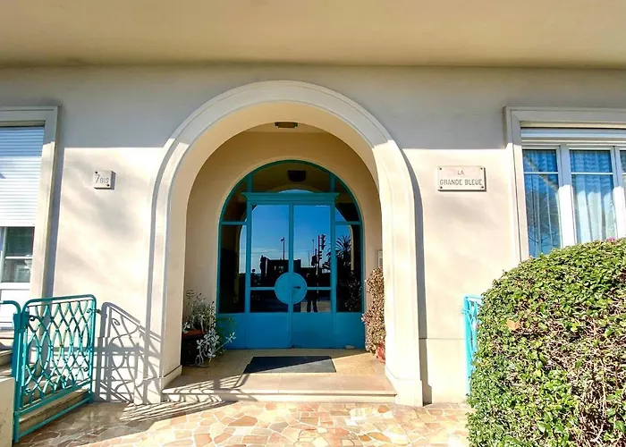 La Grande Bleue Apartment Menton