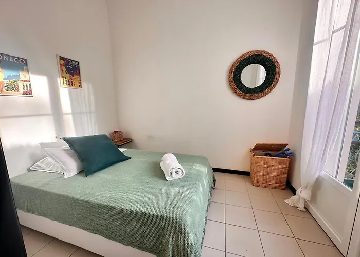 La Grande Bleue Μεντόν